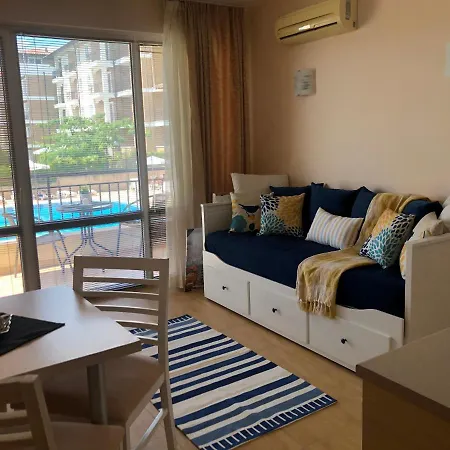 Apart Hotel Aqua Dreams Свети Влас Екстериор снимка